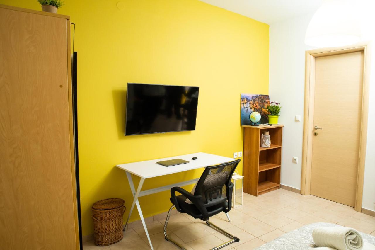 Warm Studio Apartment In Heraklion Экстерьер фото
